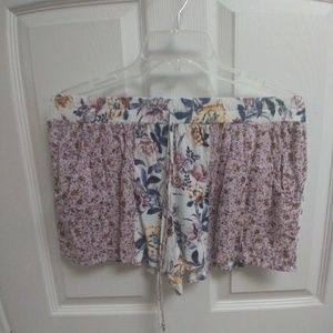 Floral shorts....great to blend with several color